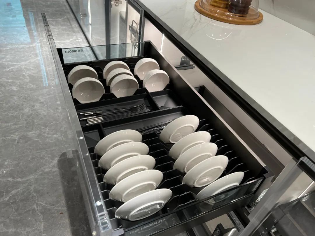 一体化抽屉拉篮，适合碗筷餐具收纳